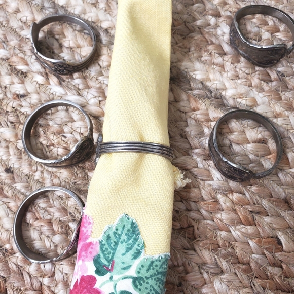 Spoon Handle Silver Set Of 6 Napkin Rings - Picture 4 of 10